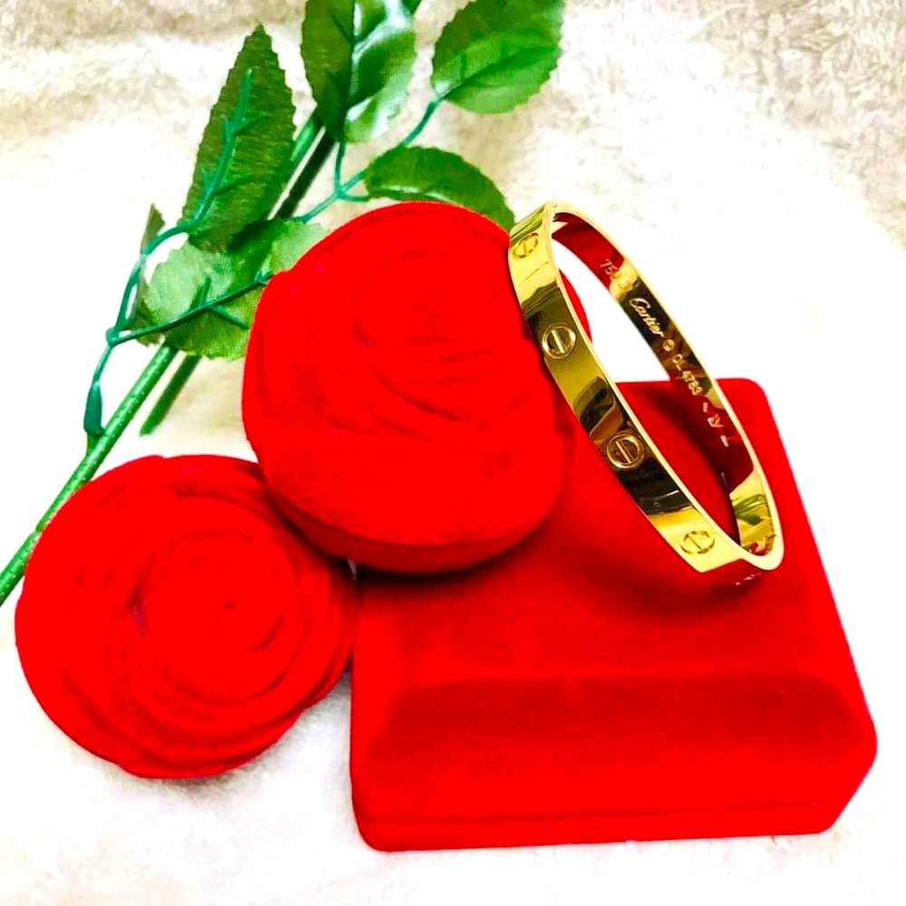 Sets of 3, Necklace, Bangle and Earrings